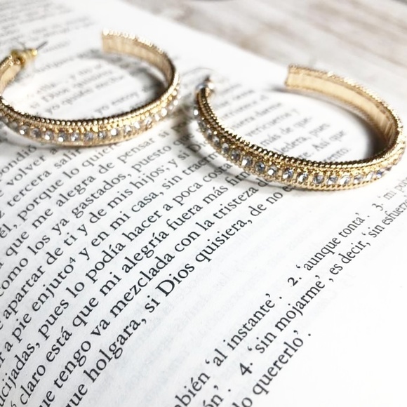 Alquimia Jewelry - GOLD PAVE MEDIUM HOOP EARRINGS JEWELED